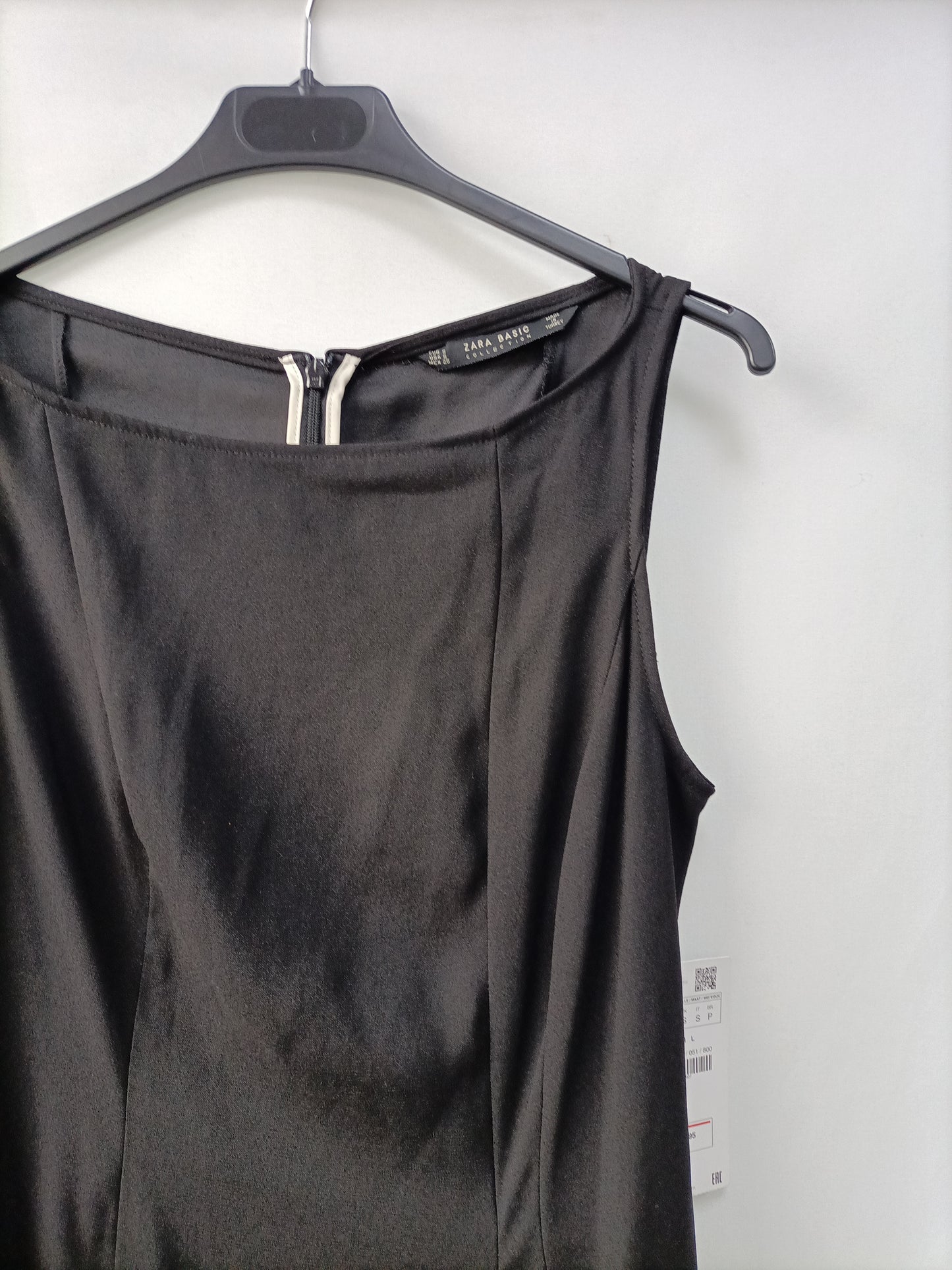 ZARA. Vestido midi negro T.s