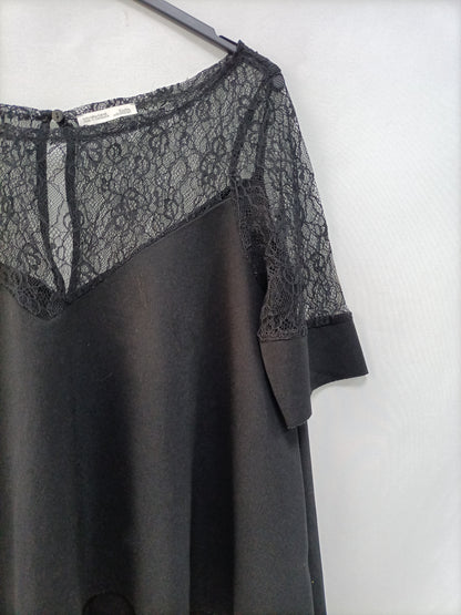 ZARA. Top negro encaje T.m