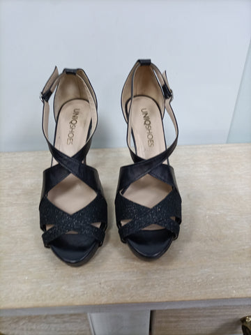 UNIQ SHOES. Tacones negros T.38 TARA Hibuy market