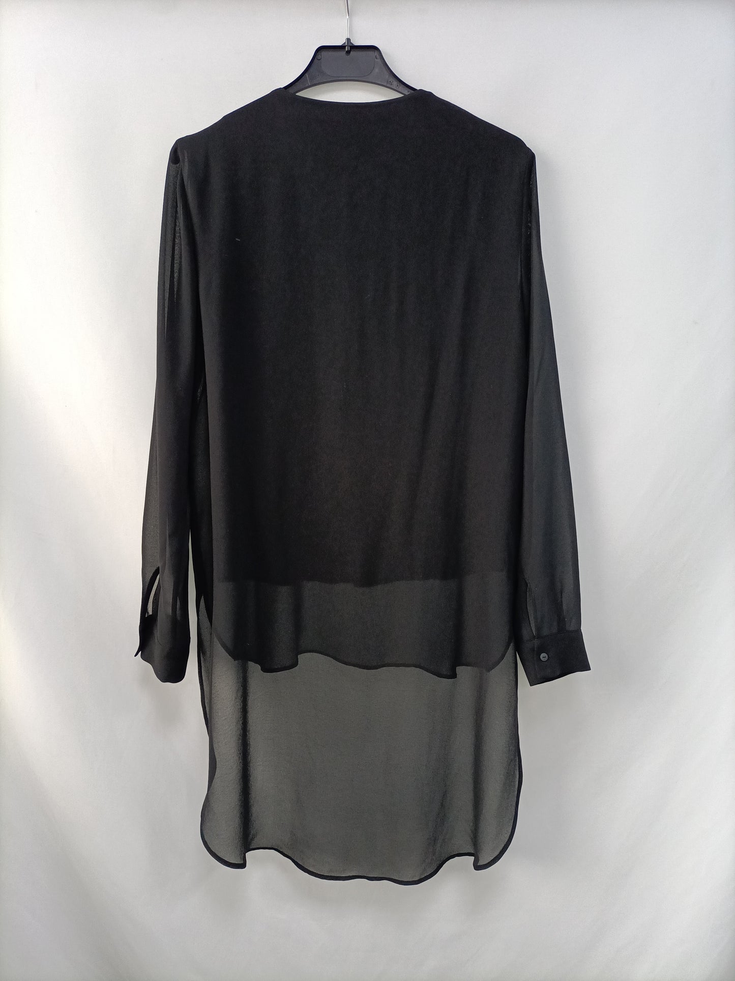 ZARA.Blusa negra oversized T.XS