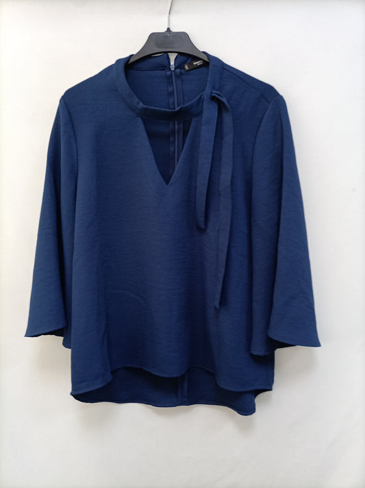 MANGO. Blusa azul choquer T.m