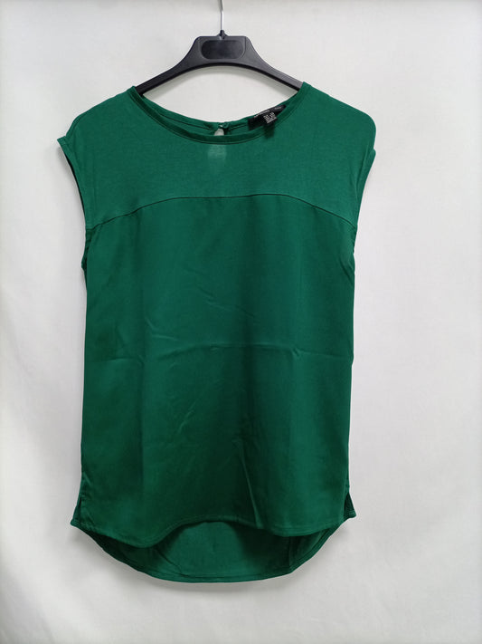 MANGO. Camiseta verde doble textura T.xs