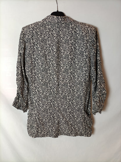 OTRAS. Blusa/chaqueta florecitas T.u(s)