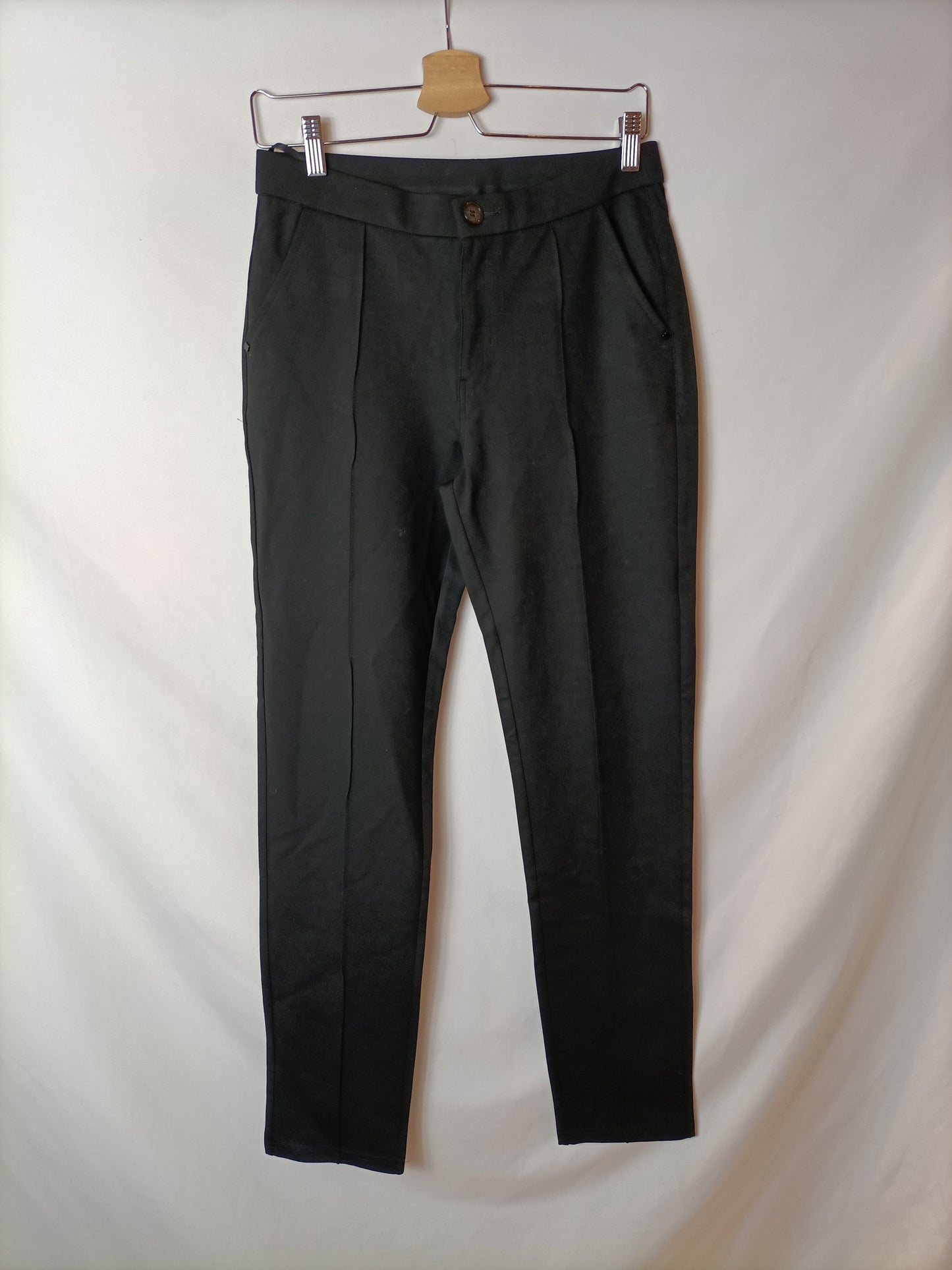 YOULINE. Pantalón negro elástico T.40