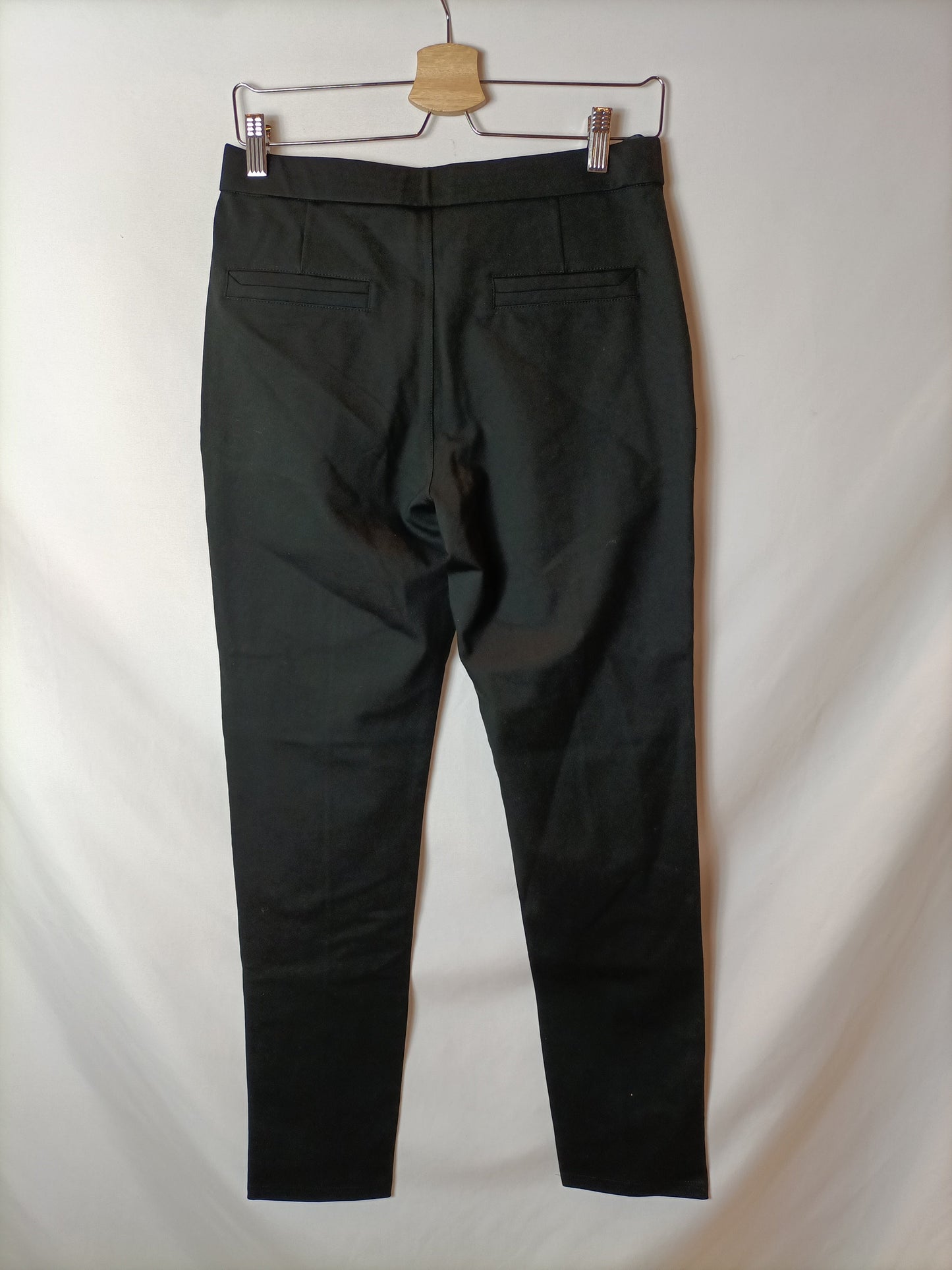 YOULINE. Pantalón negro elástico T.40