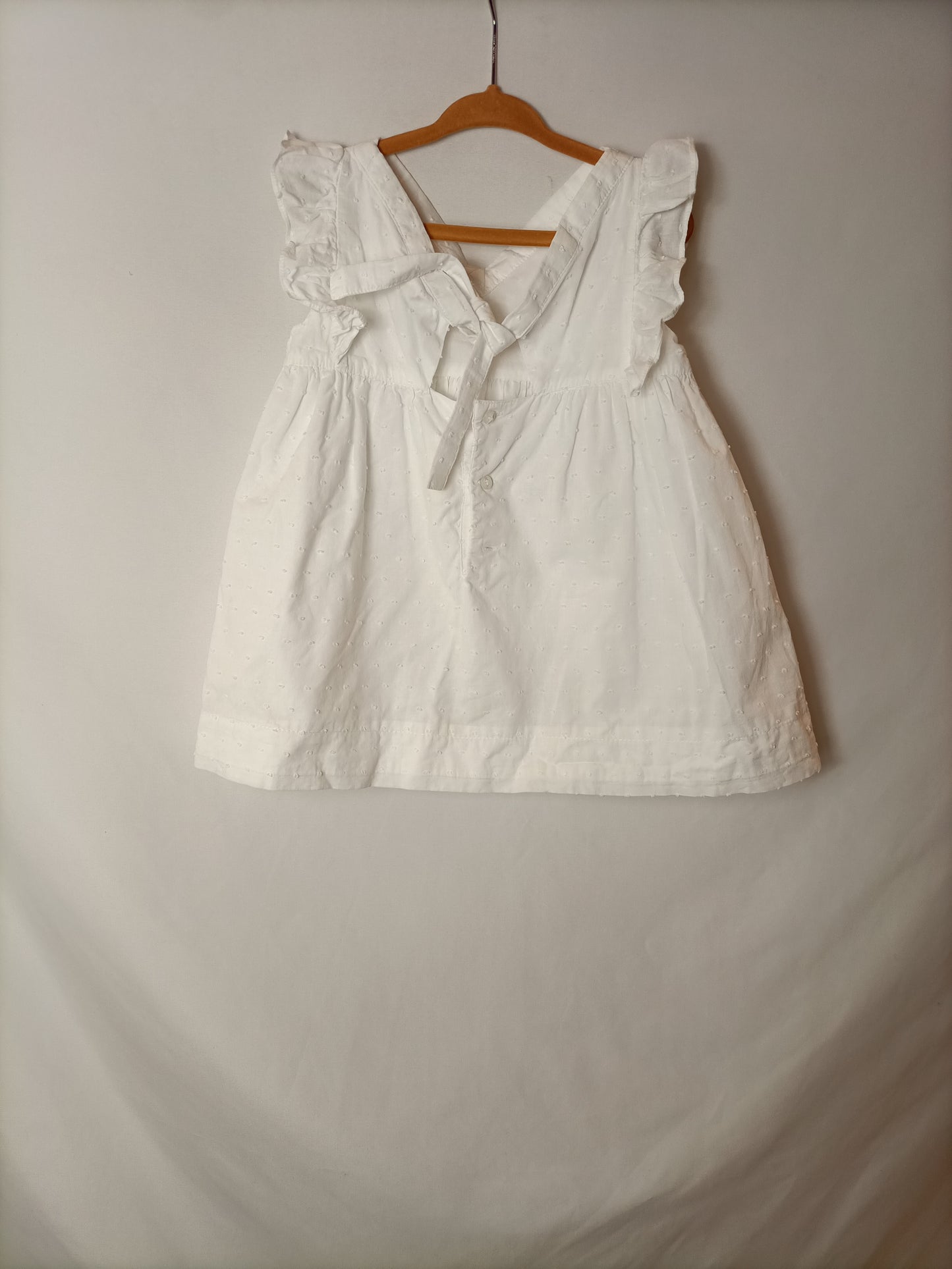 GOCCO. Vestido plumeti blanco. T. 3-4 años