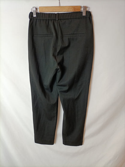 ZARA. Pantalón negro raya T.xs