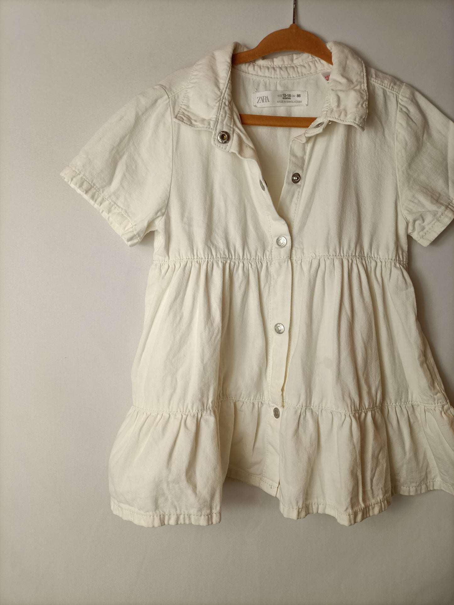 ZARA. Vestido blanco volantes. T 12-18 meses