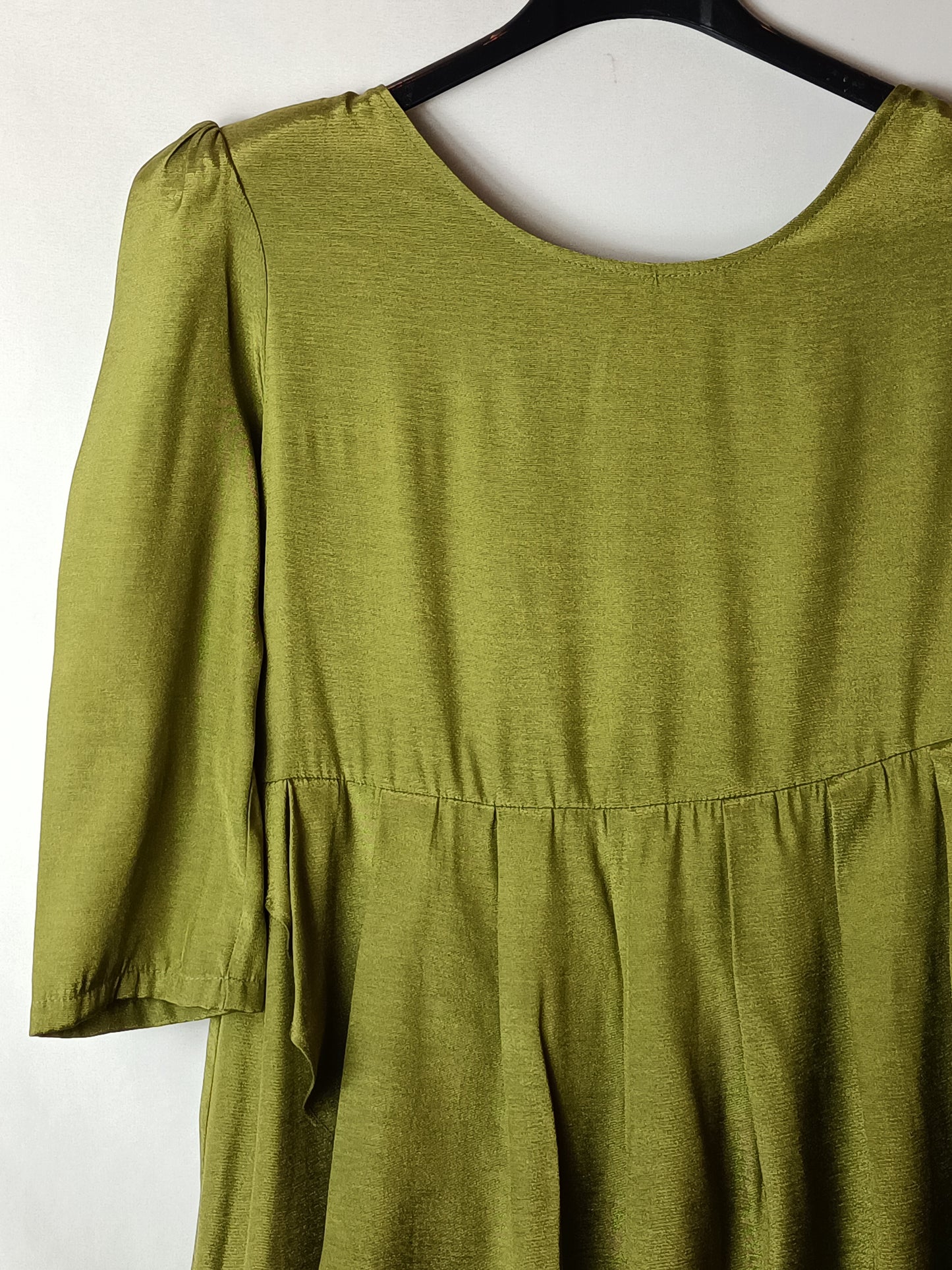 MOMILA. Vestido verde midi T.s