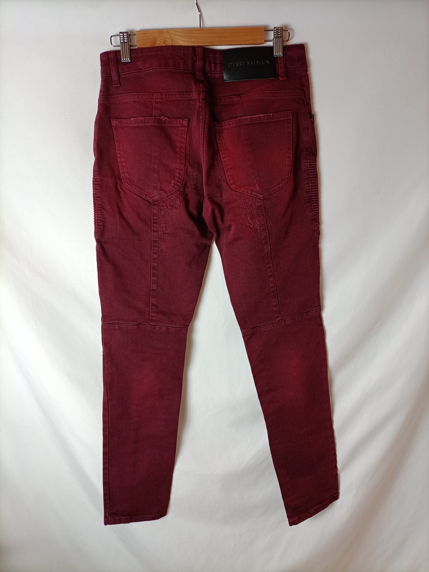 PEERRE BALMAIN. Pantalón burdeos denim T.28(40)