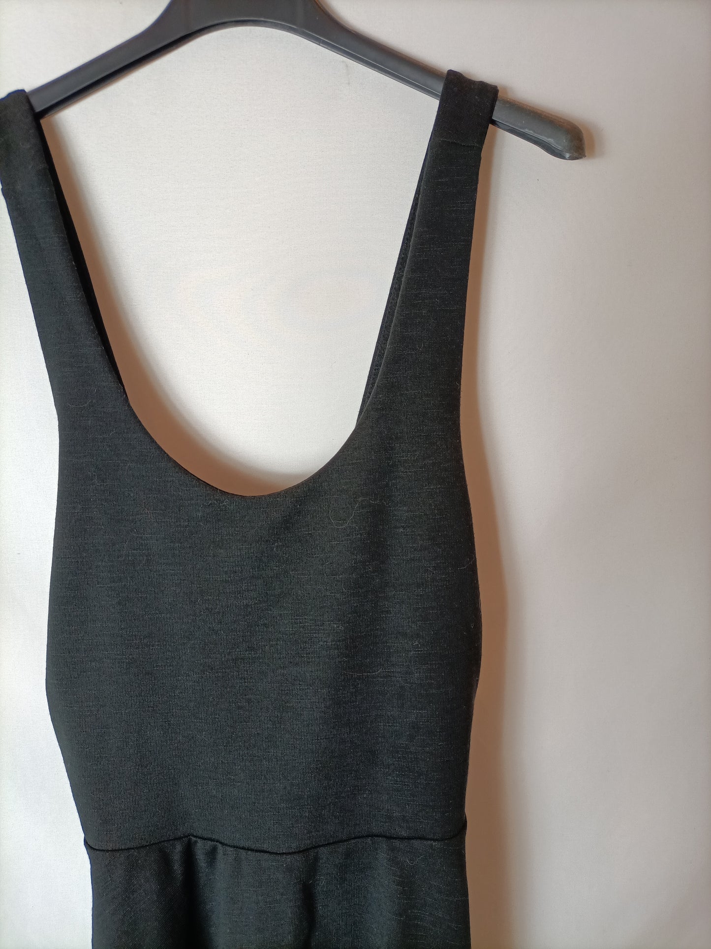 PULL&BEAR. Vestido negro fluido T.m