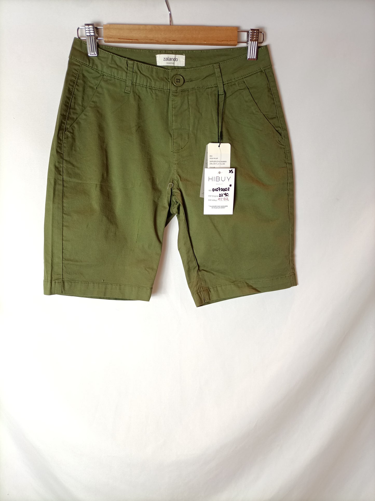 ZALANDO.Shorts verdes T.xs