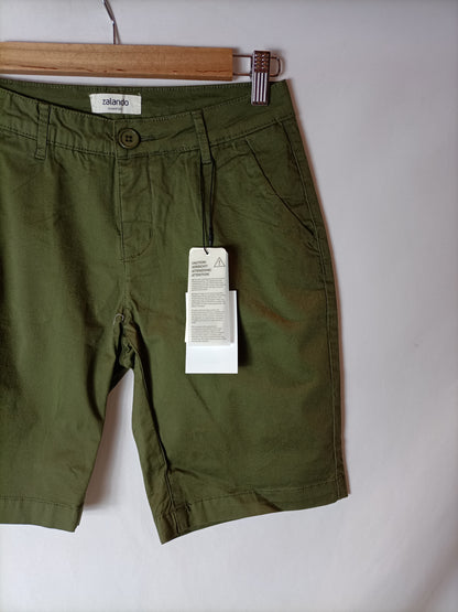 ZALANDO.Shorts verdes T.xs