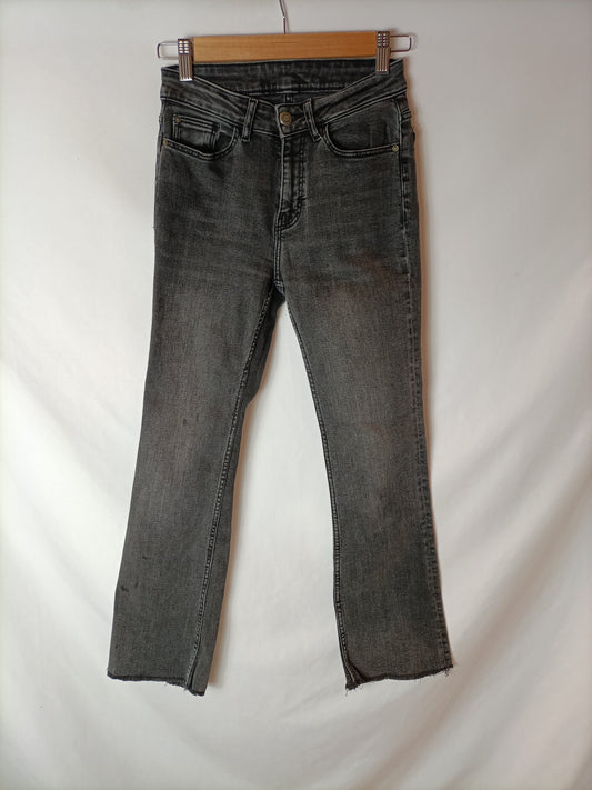 OTRAS. Denim crop ligeramente acampanado gris oscuro T.34