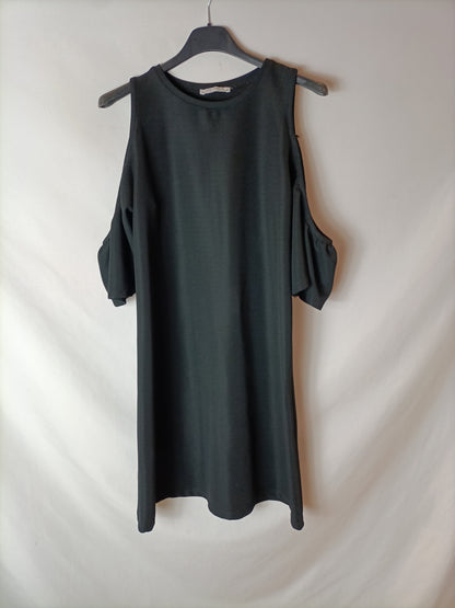 ZARA. Vestido negro hombros T.s