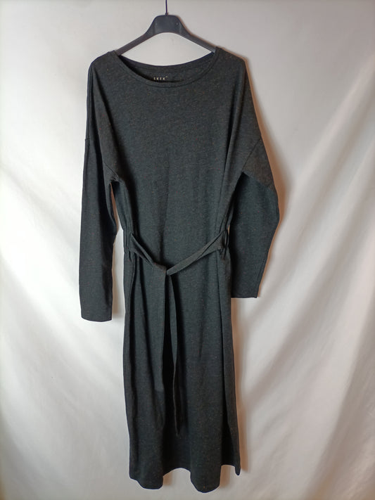 SKFK Vestido gris marengo con hilos de colores. T. 40