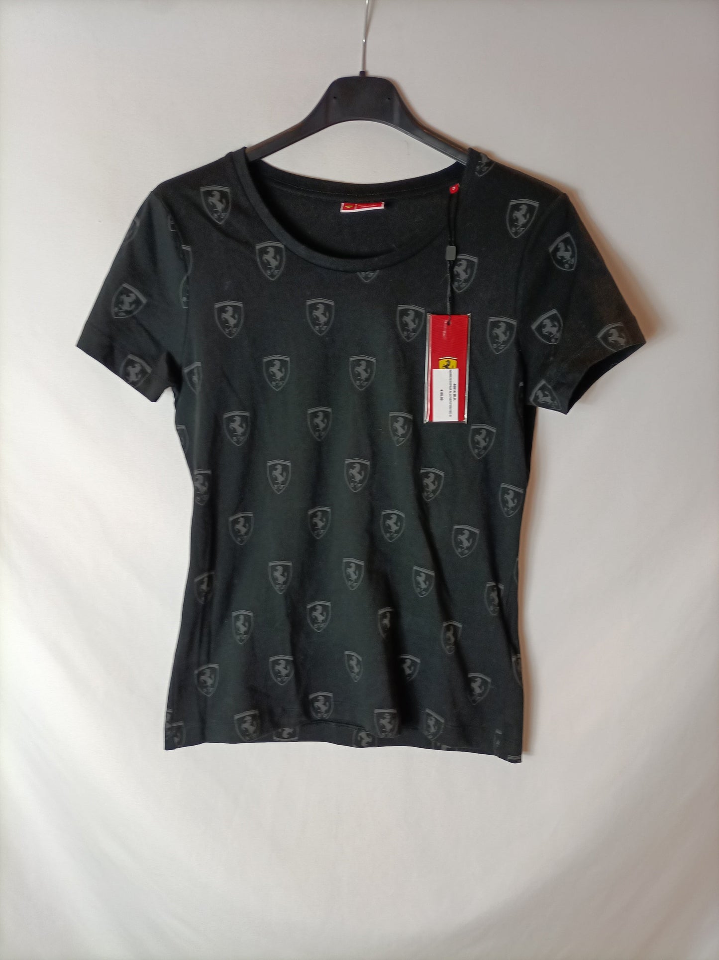 FERRARI. Camiseta negra logo T.s