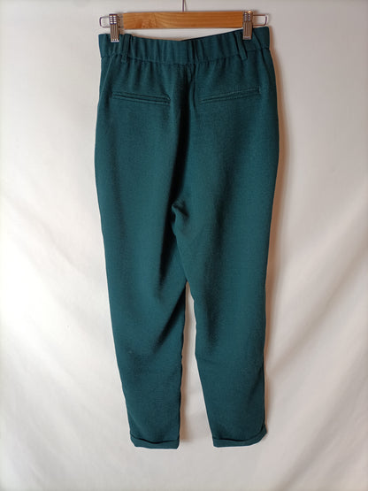 PULL&BEAR. Pantalón verde pinza. T S