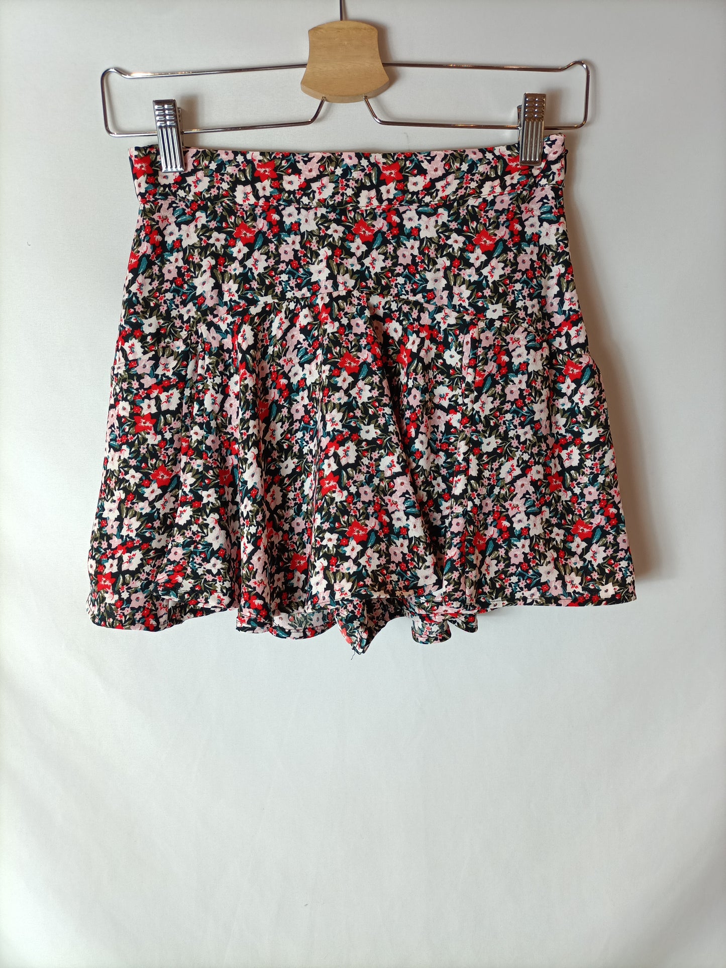 ZARA. Falda pantalón estampada. T XS