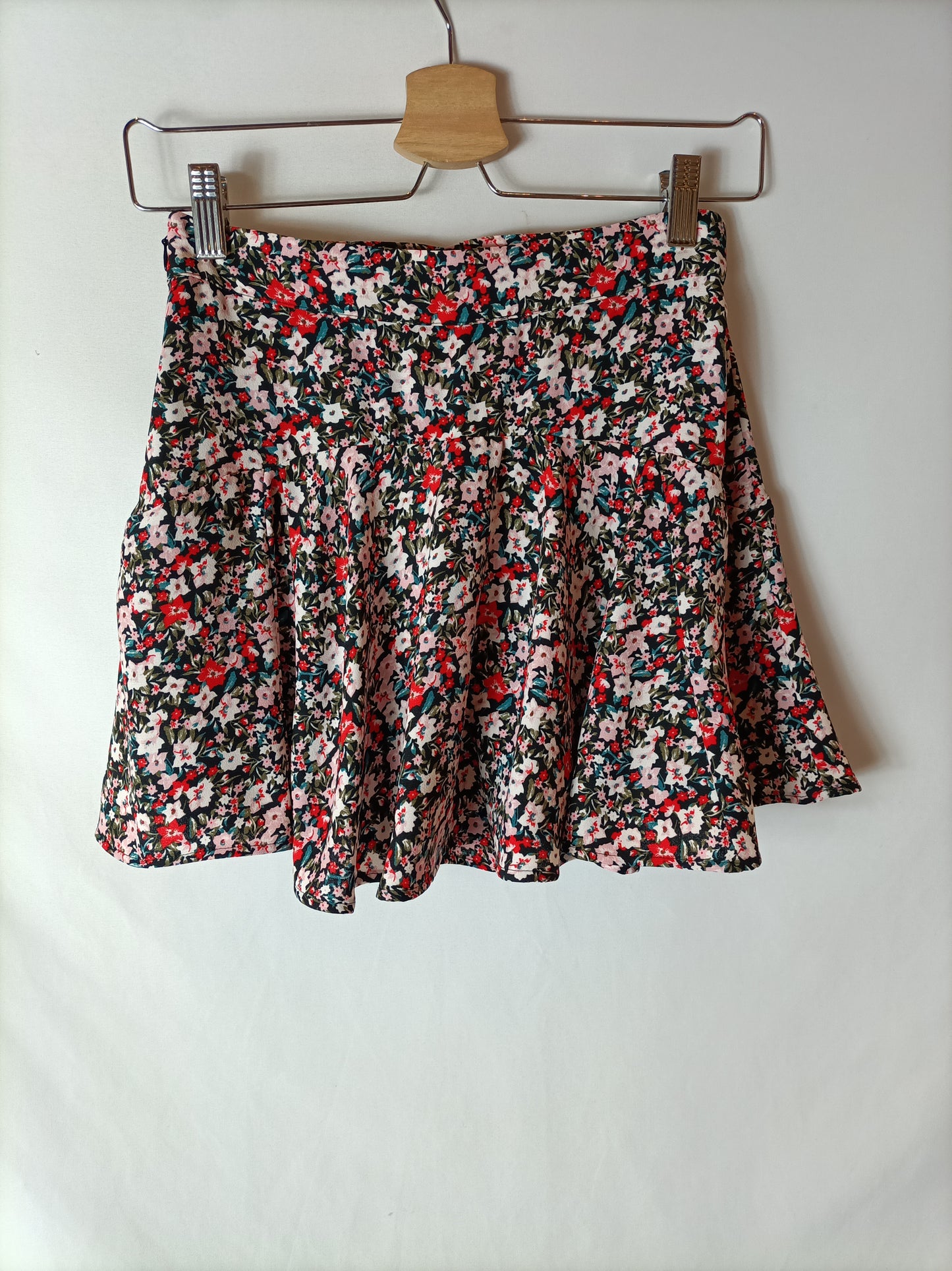 ZARA. Falda pantalón estampada. T XS