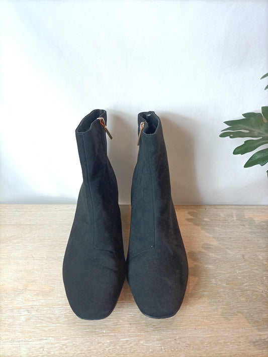 SFERA. Botines negro tacón T.39