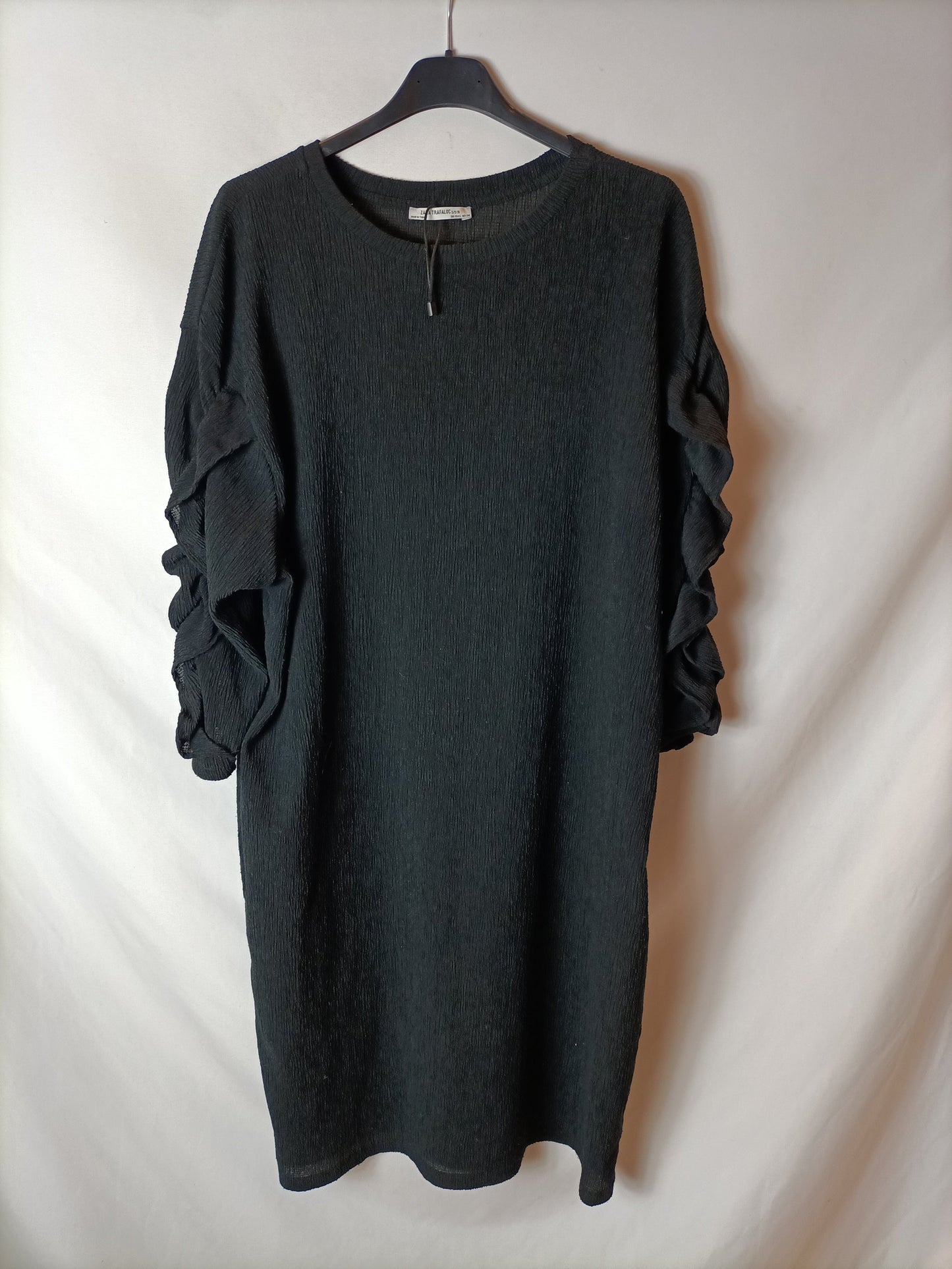 ZARA. Vestido negro textura T.L