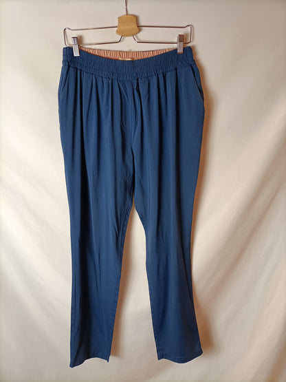 BCBG. Pantalón fluido azul  T.L