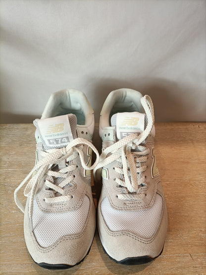 NEW BALANCE. Zapatillas beige T.38