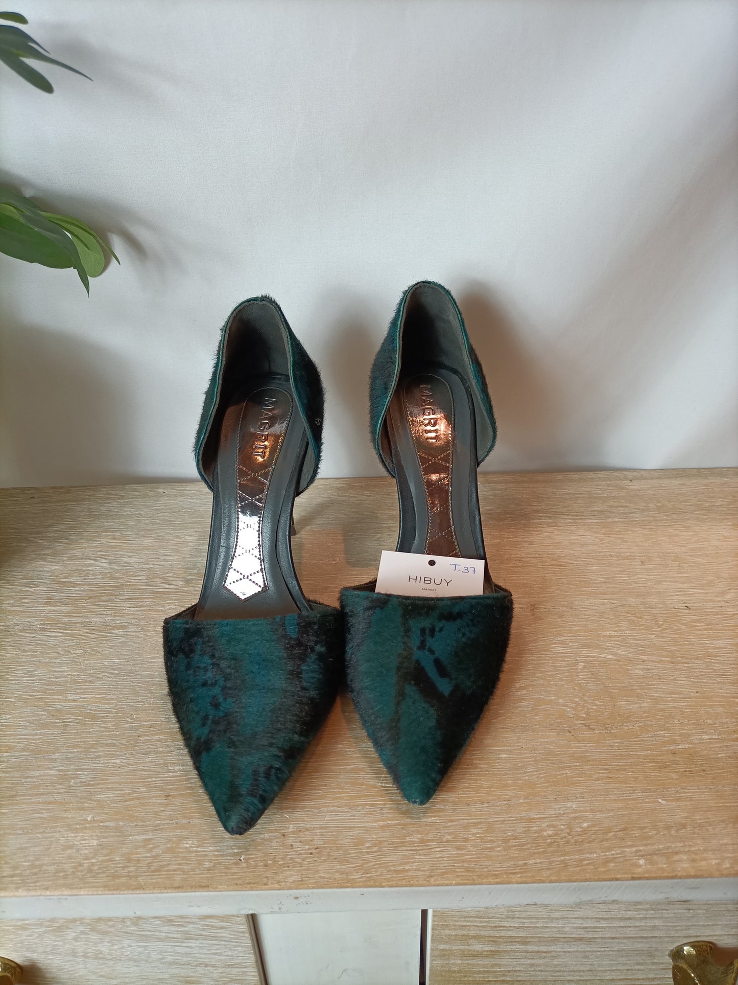 MAGRIT. Tacones pelo verde y negro. T 37