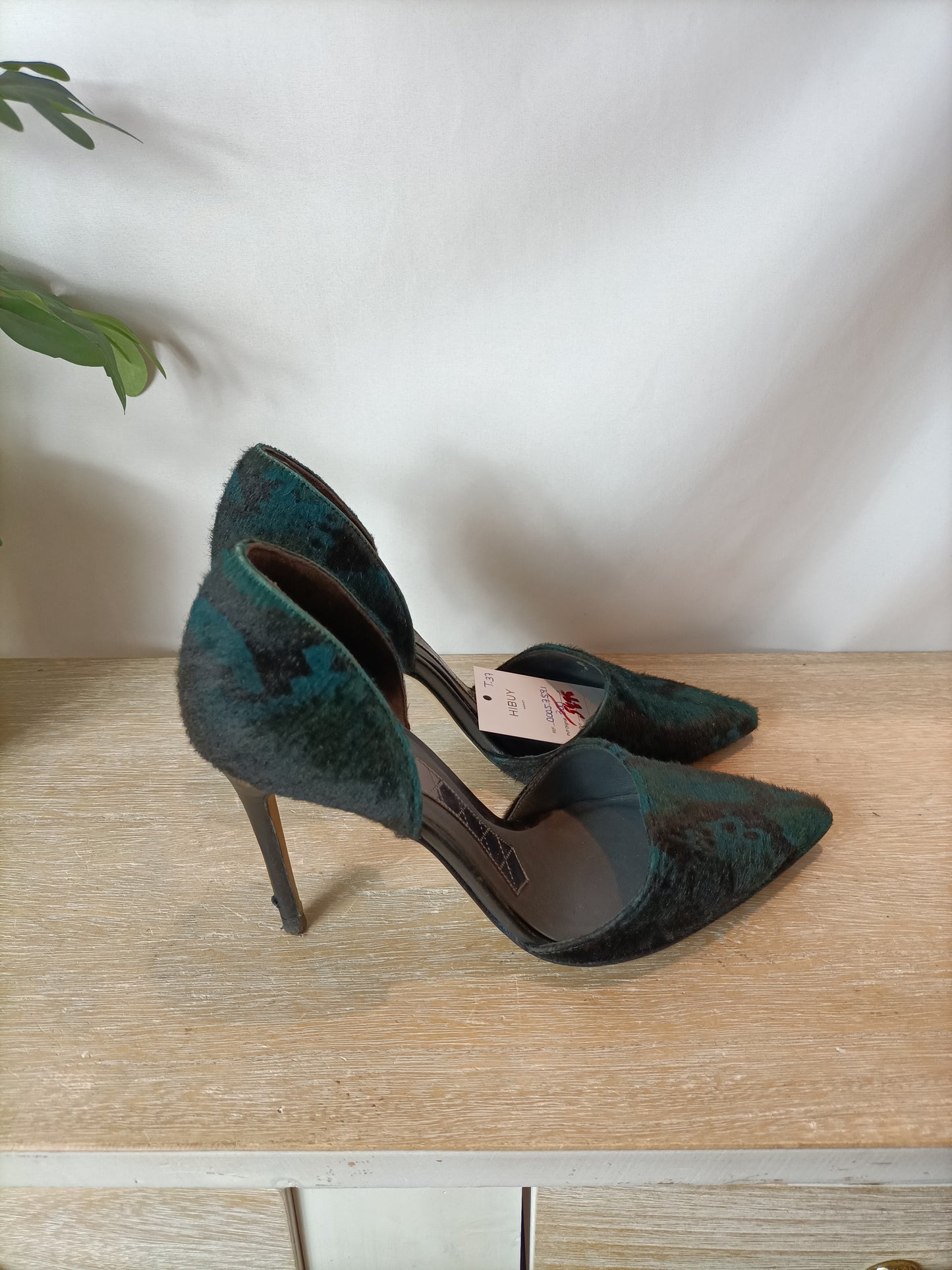 MAGRIT. Tacones pelo verde y negro. T 37