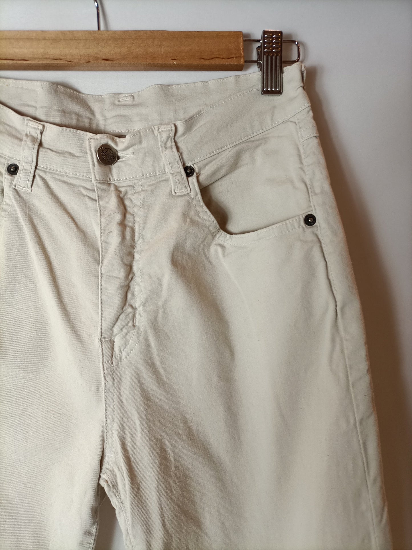 LIBERTO. Pantalón denim beige T.31(34)