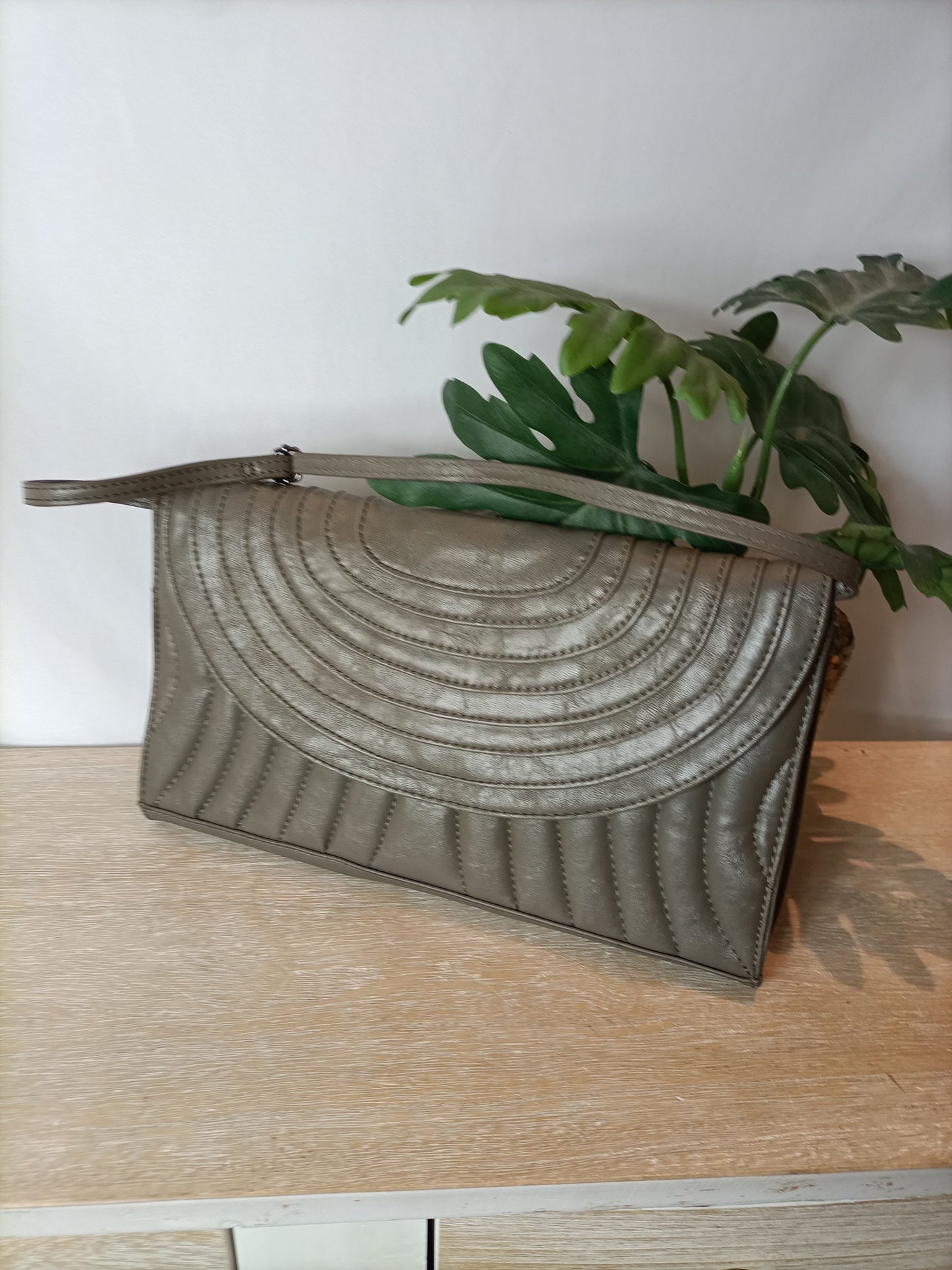 ZARA. Bolso gris guateado