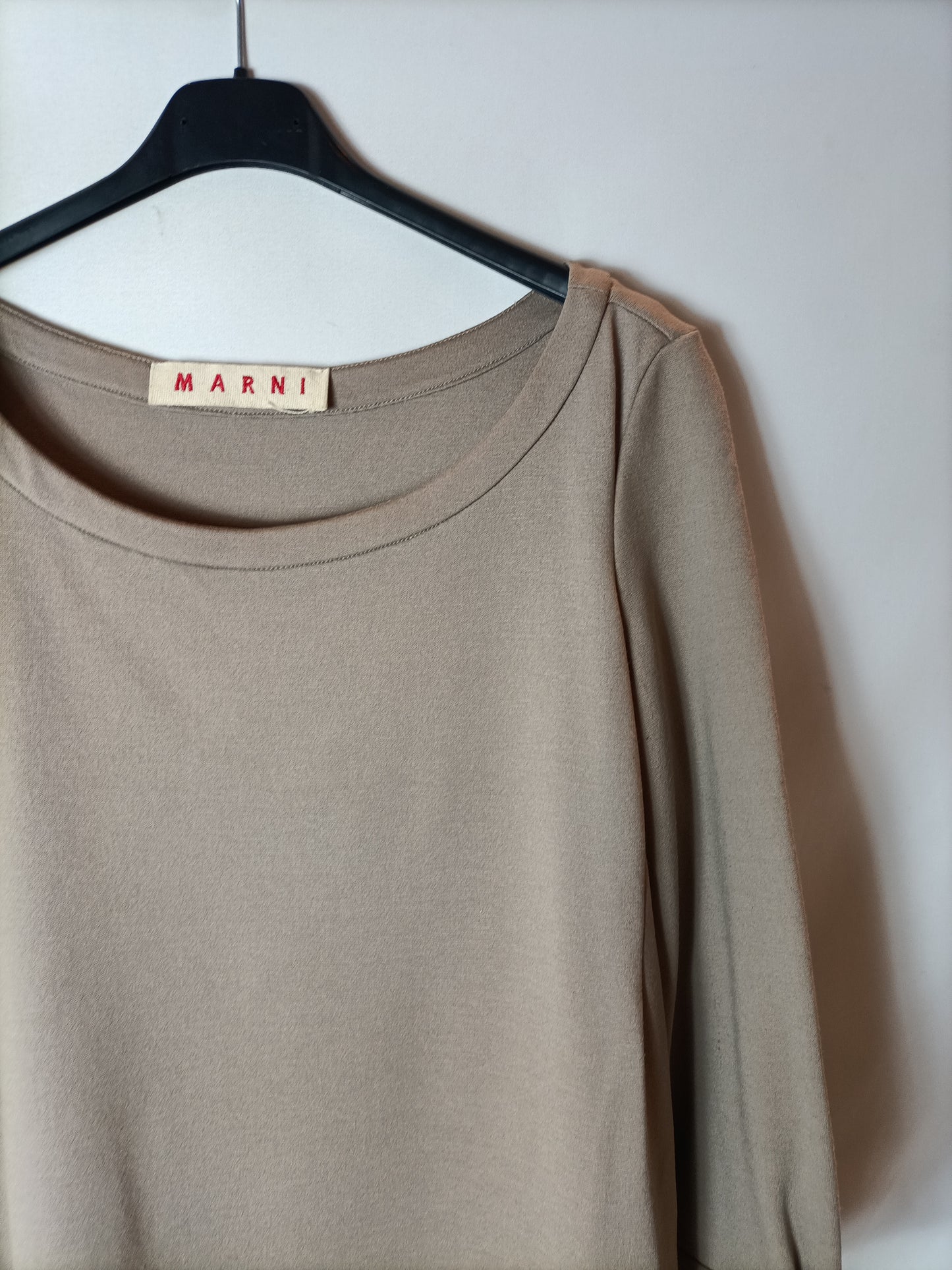 MARNI. Vestido beige elástico T.38