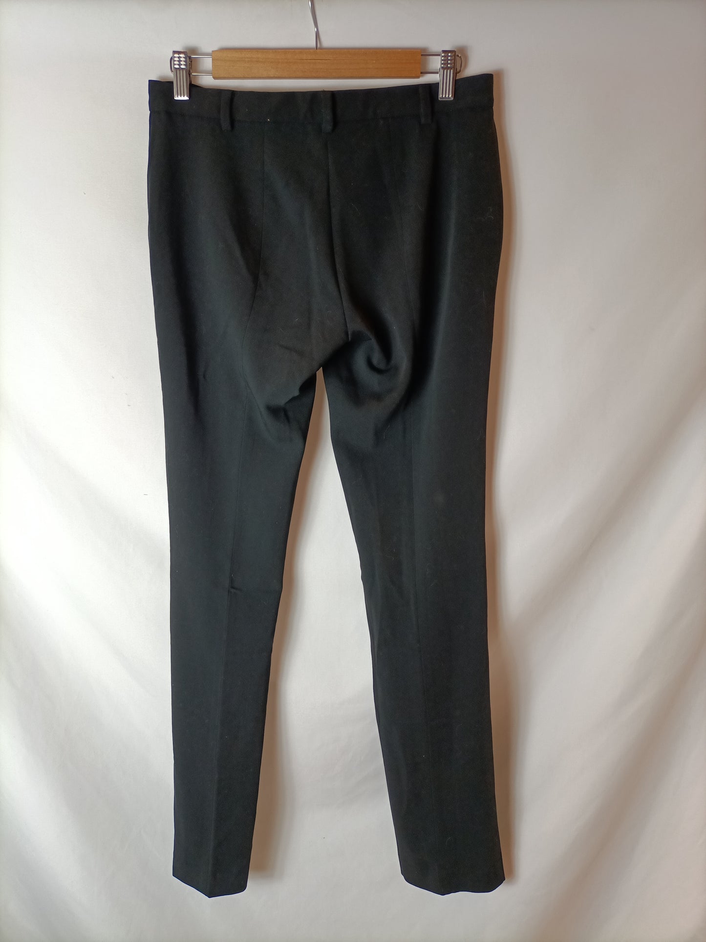 MANGO. Pantalón negro de vestir T.38