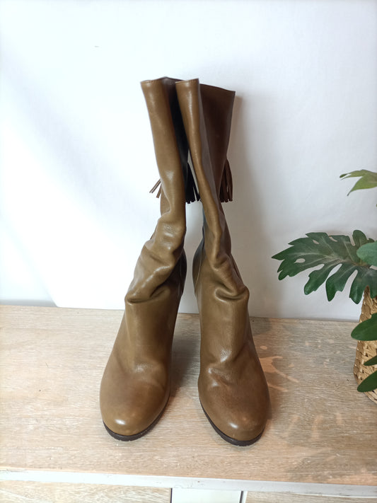 SAINT LAURENT. Botas piel plataforma. T 40 (Tara)