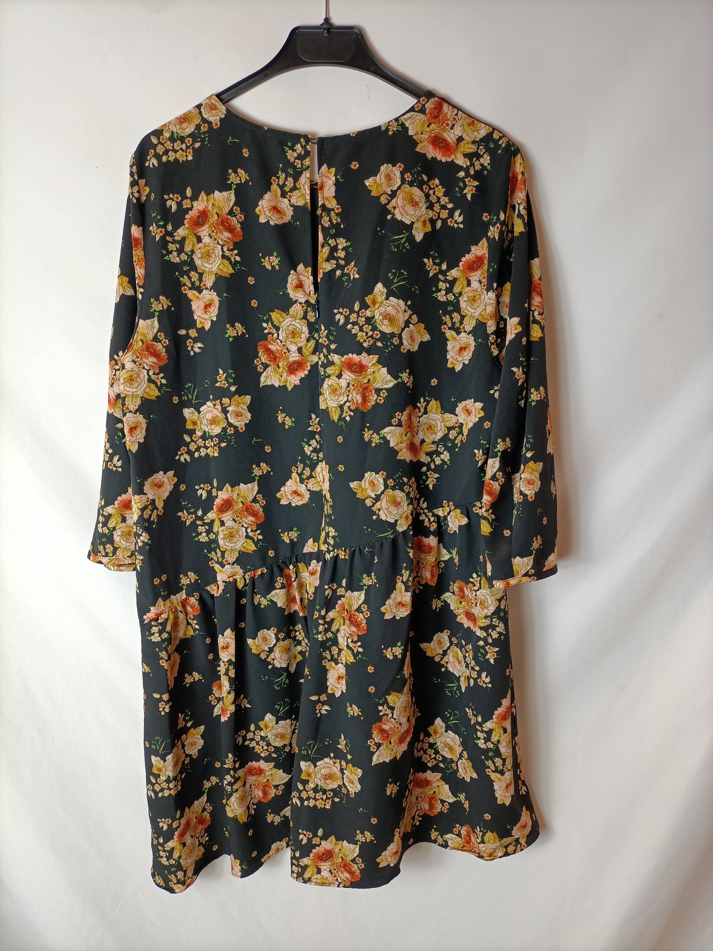 ZARA. Vestido corto flores T.l