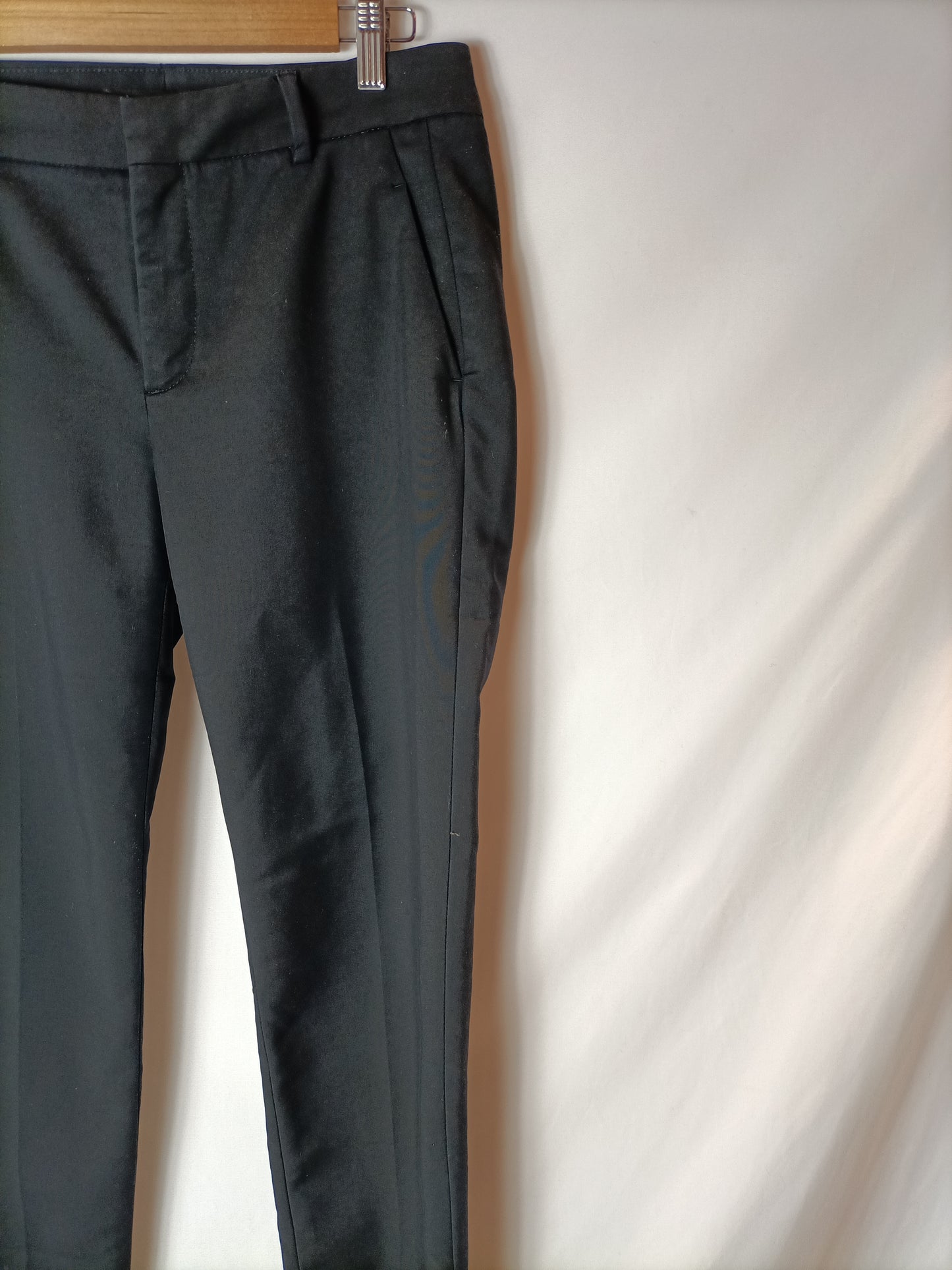 ZARA. Pantalón negro chino T.m