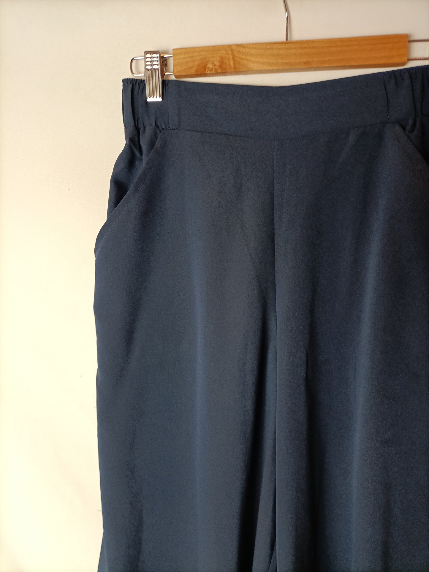 EASY WEAR. Pantalón culotte azul  efecto falda. T 38