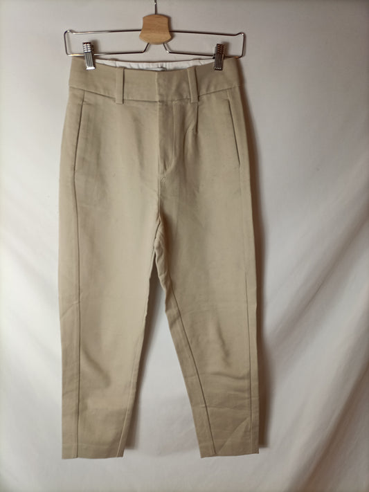 MANGO. Pantalón beige chino T.34