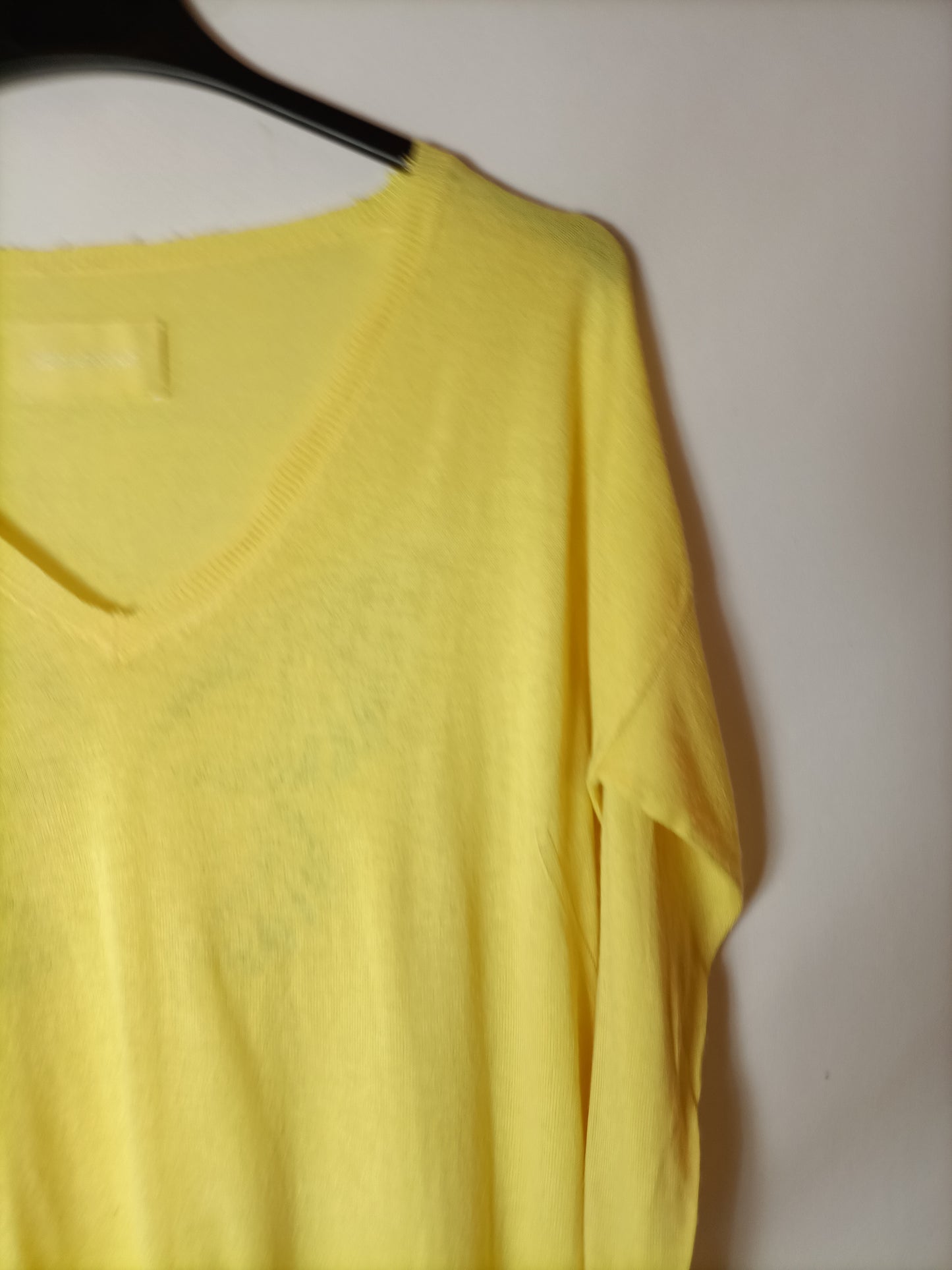 ZADIG&VOLTAIRE. Jersey finito amarillo detalle espalda. T S