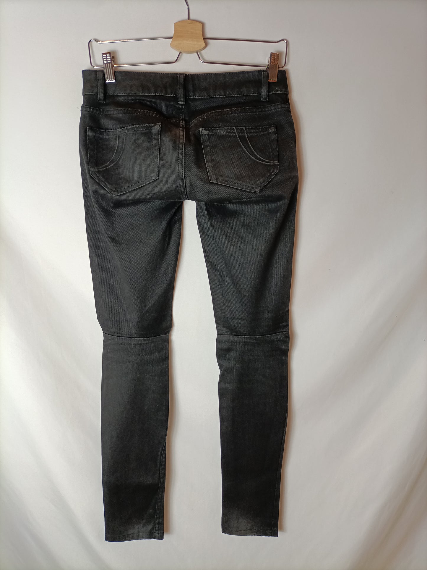 MAJE. Pantalón negro cremalleras T.34