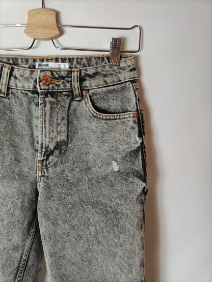 BERSHKA. Pantalón gris denim T.34