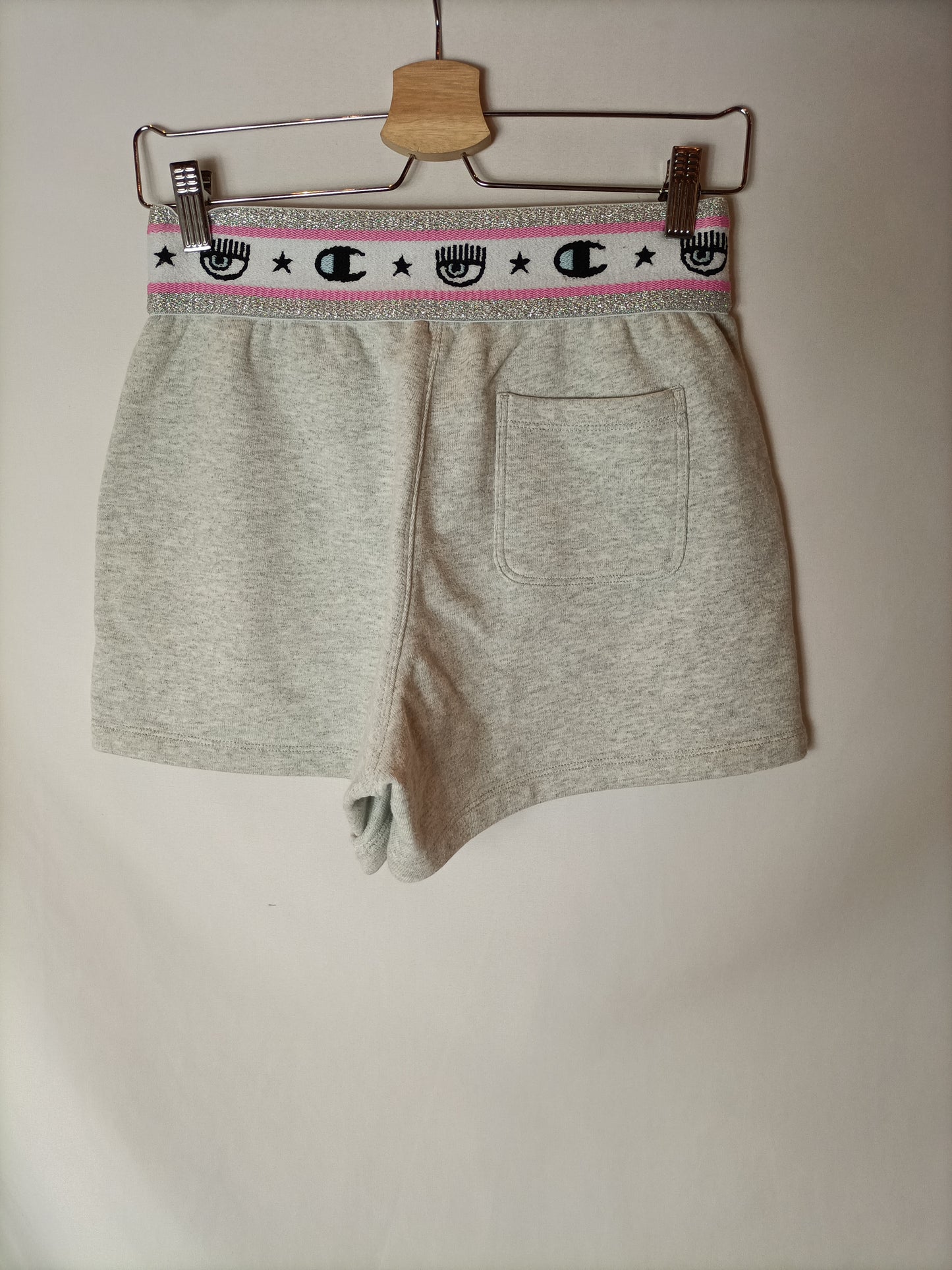 CHAMPION CHIARA FERRAGNI. Bermuda gris detalle cenefa. T S