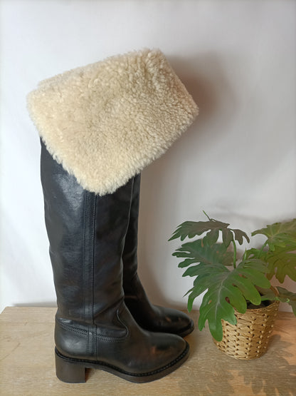 CELINE. Botas altas hasta la rodilla borrego. T 39