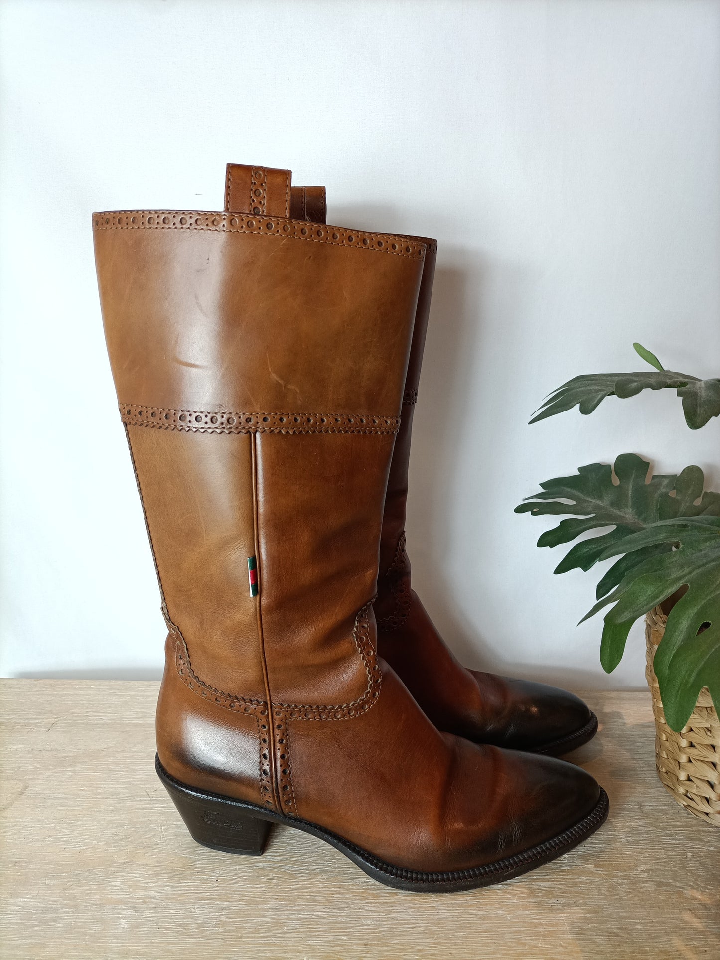 GUCCI. Botas marrones estilo cowboy, T 38C