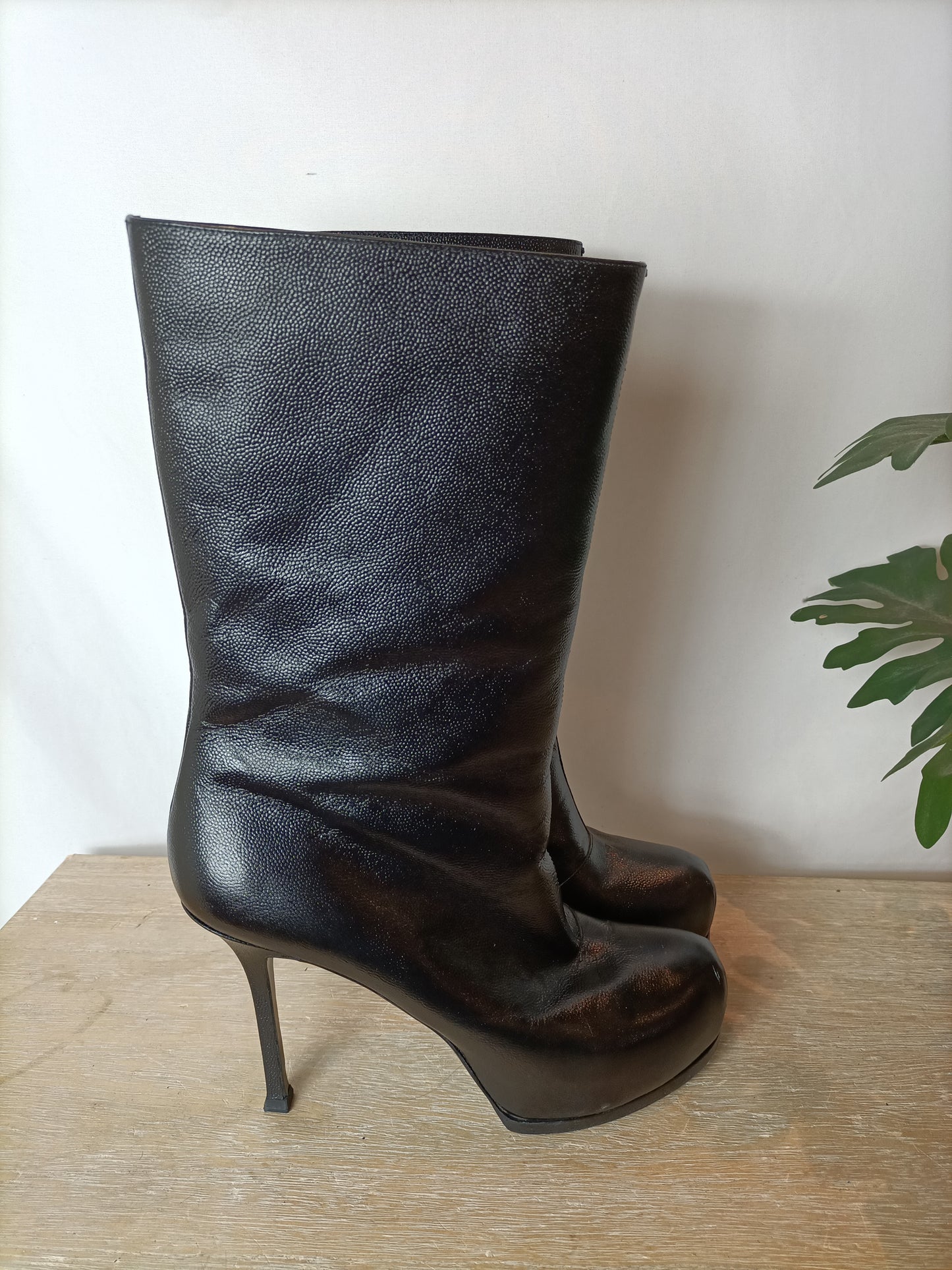 SAINT LAURENT. Botas negras plataforma interior . T 38,5