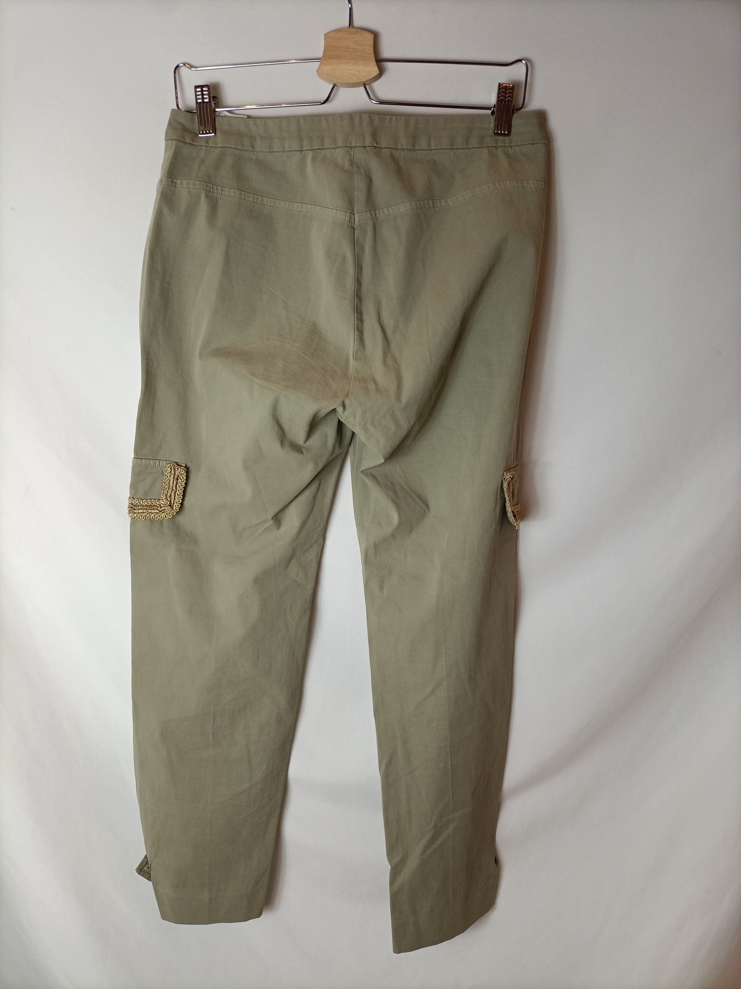 ERMANNO SCERVINO. Pantalones estilo cargo verdes. T 40