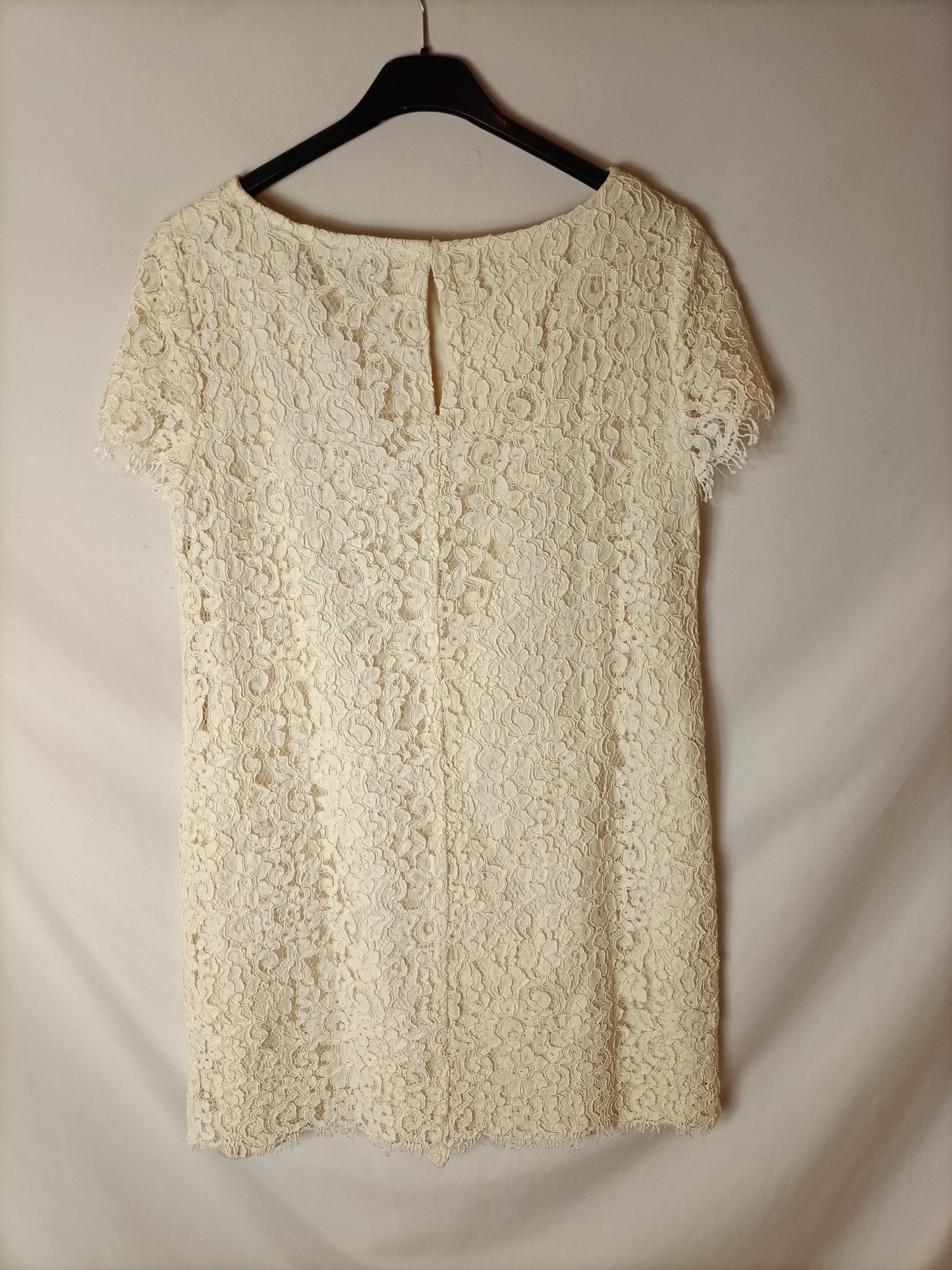 ZARA. Vestido beige encaje T.l