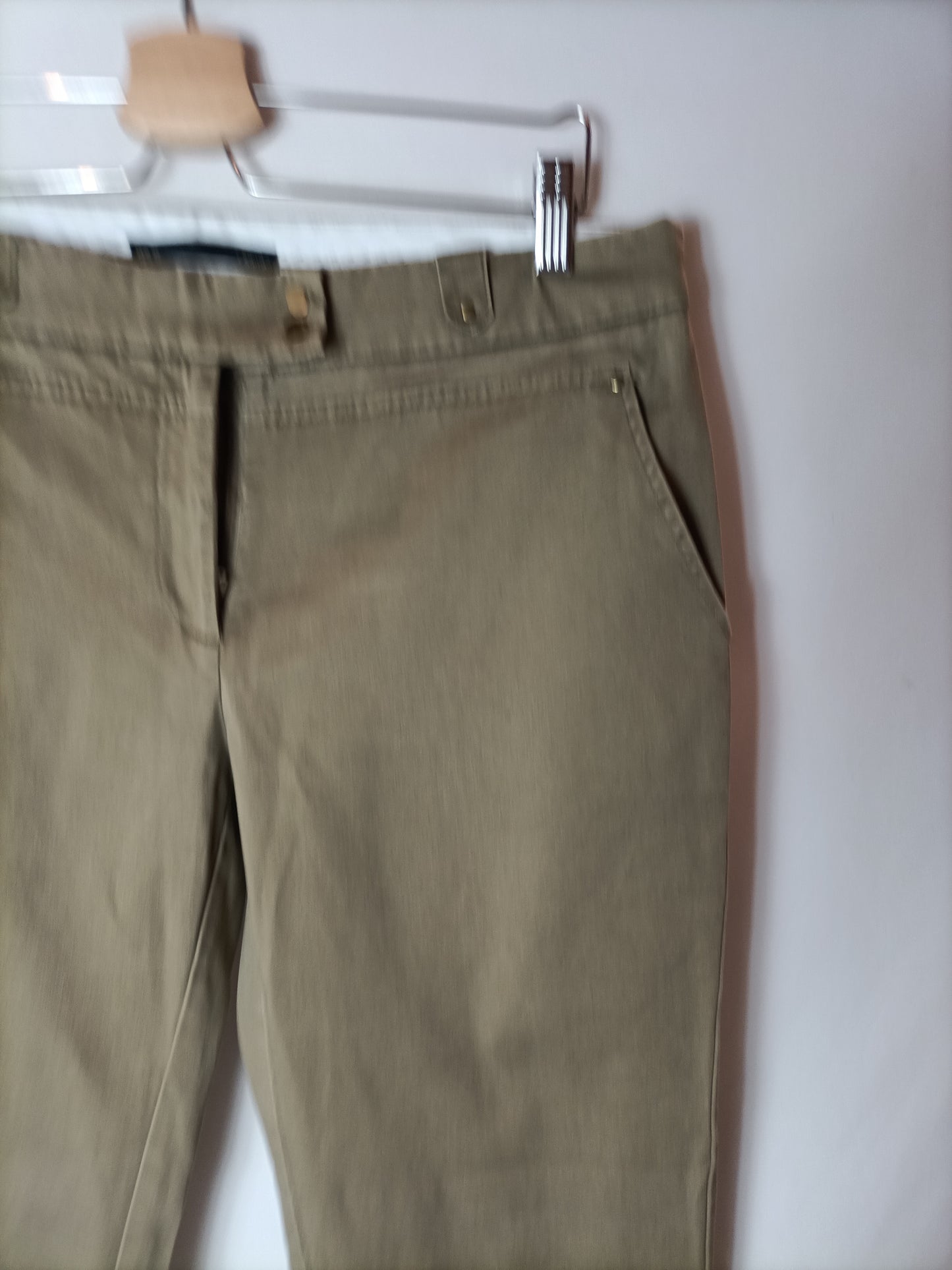 SFERA. Pantalón verde chino T.42