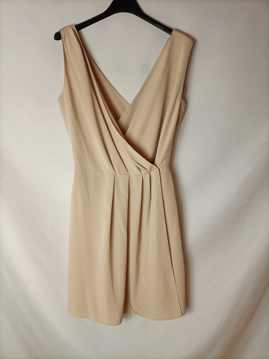 OTRAS. Vestido beige escote cruzado. T S